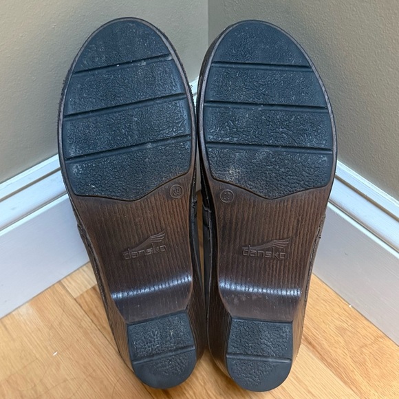 Dansko Mavis Brown Nubuck Leather Studded Slip On Clogs Shoes Size 39 US 9 - Picture 10 of 10